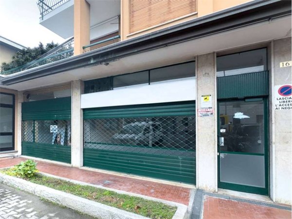 negozio in affitto a Sesto Calende