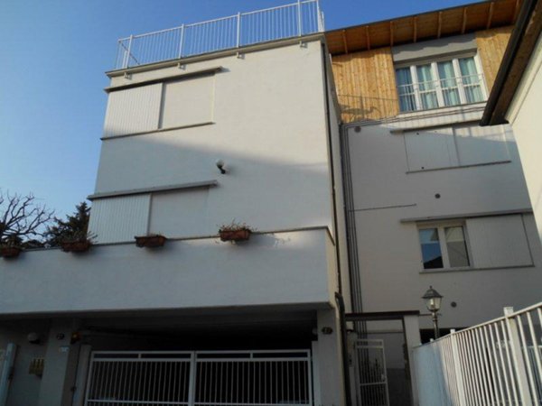 appartamento in affitto a Sesto Calende
