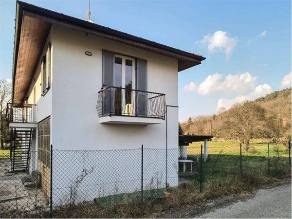 appartamento in affitto a Sesto Calende in zona Lisanza