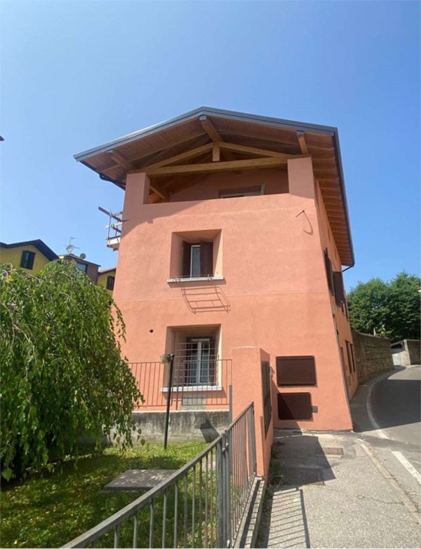 appartamento in affitto a Sesto Calende
