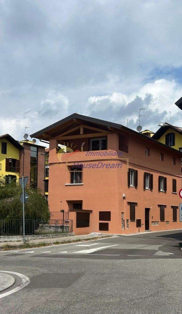 appartamento in affitto a Sesto Calende
