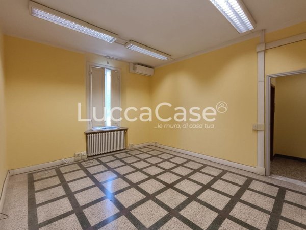 ufficio in affitto a Sesto Calende in zona Sant'Anna