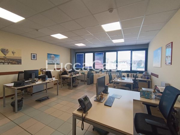 ufficio in affitto a Sesto Calende in zona Sant'Anna
