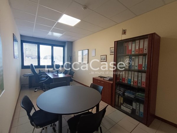 ufficio in affitto a Sesto Calende in zona Sant'Anna