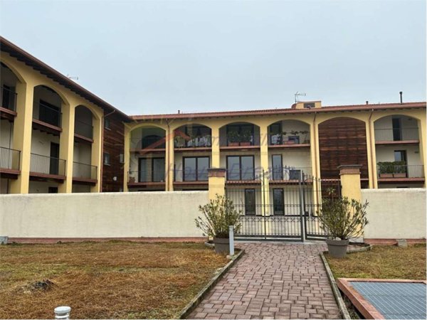 appartamento in affitto a Sesto Calende