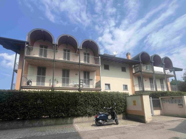 appartamento in affitto a Sesto Calende