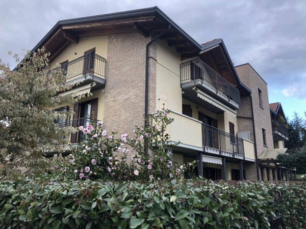 appartamento in affitto a Sesto Calende