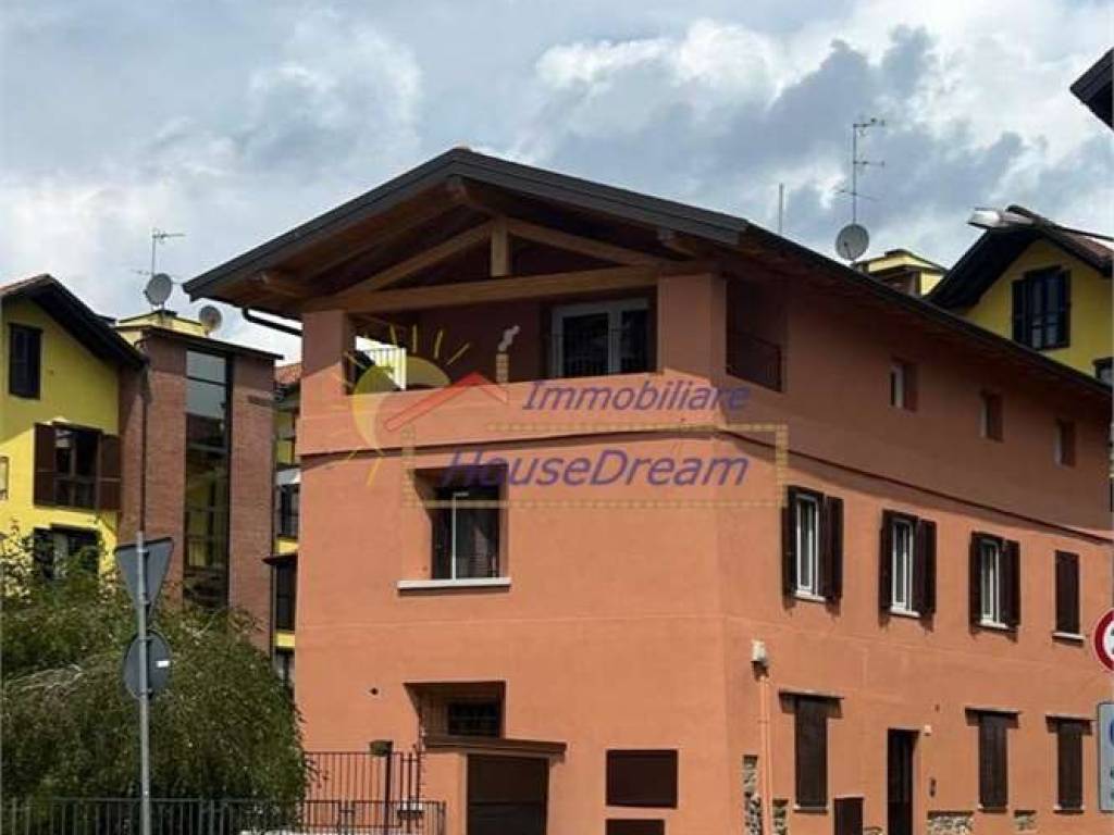 appartamento in affitto a Sesto Calende