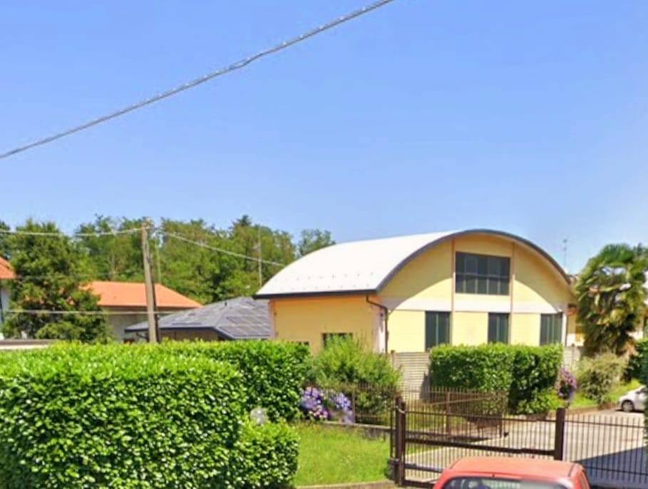 locale commerciale in affitto a Sesto Calende in zona Oriano