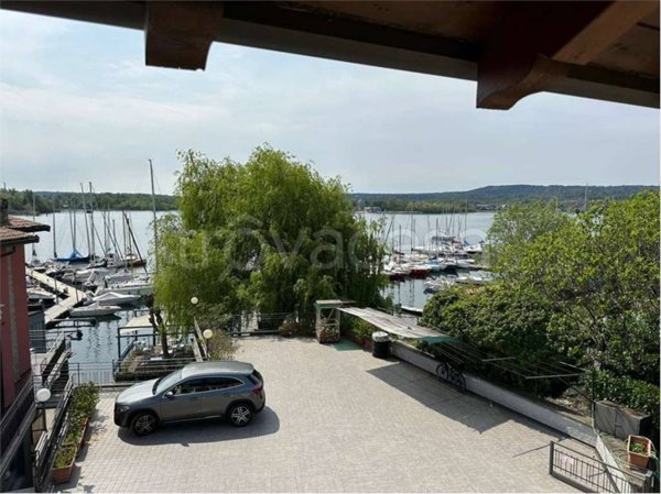 appartamento in affitto a Sesto Calende in zona Lisanza