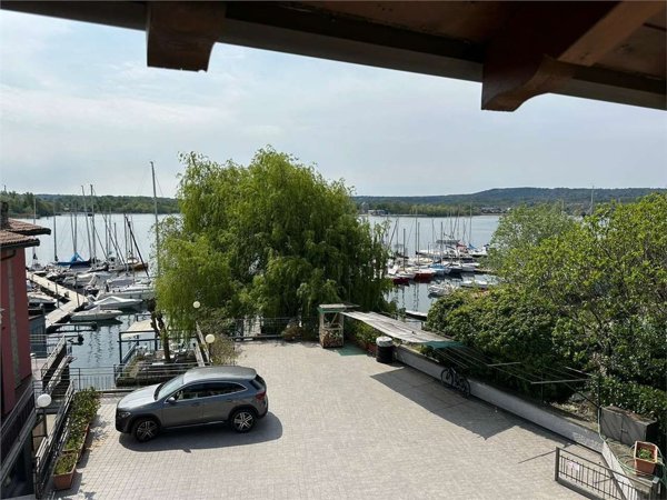 appartamento in affitto a Sesto Calende in zona Lisanza