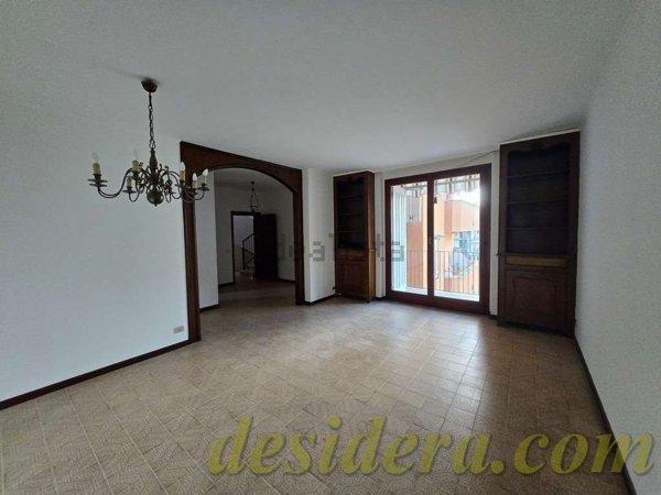 appartamento in affitto a Sesto Calende