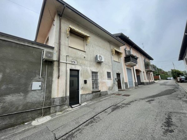 appartamento in affitto a Sesto Calende