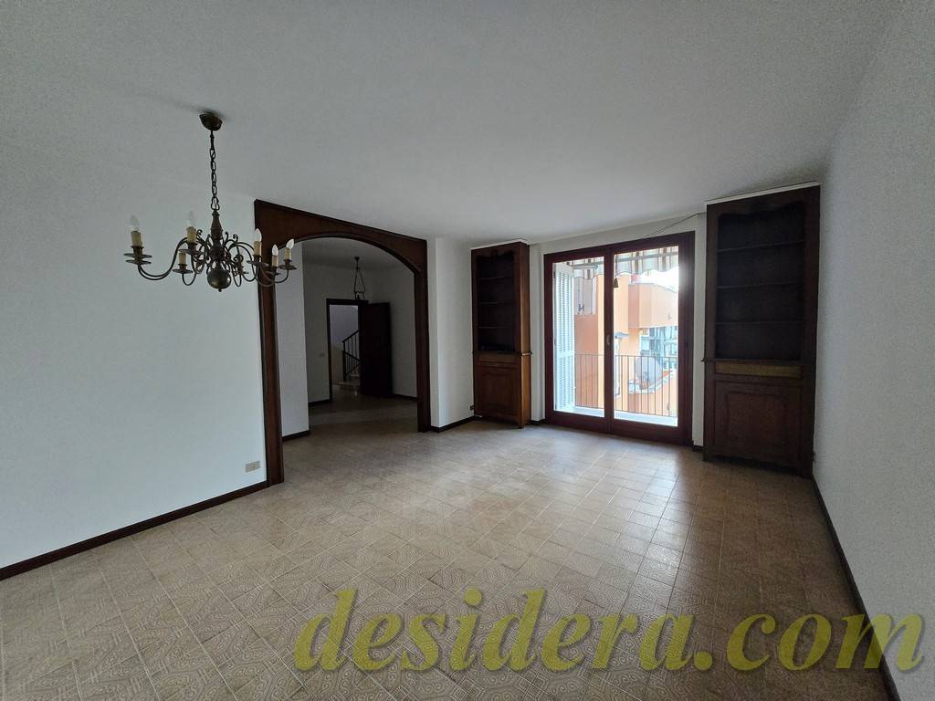 appartamento in affitto a Sesto Calende