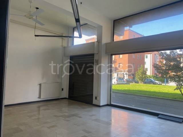 negozio in affitto a Sesto Calende in zona Sant'Anna