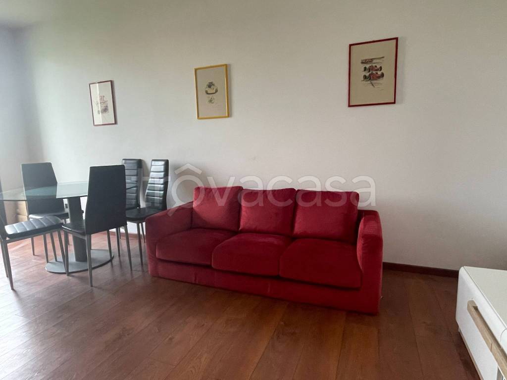 appartamento in affitto a Sesto Calende