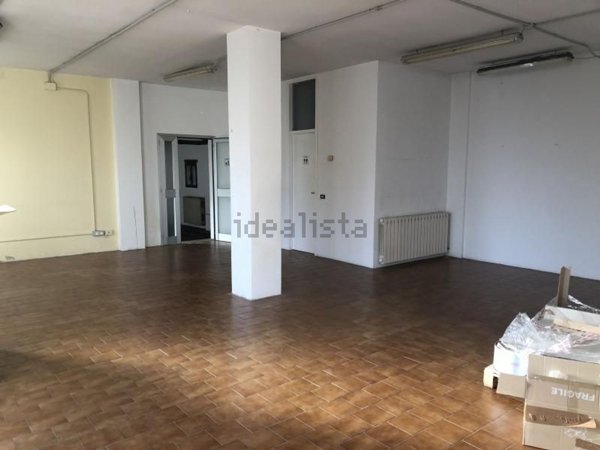 locale di sgombero in affitto a Sesto Calende