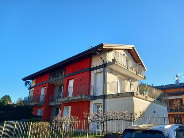 appartamento in affitto a Sesto Calende in zona Lisanza