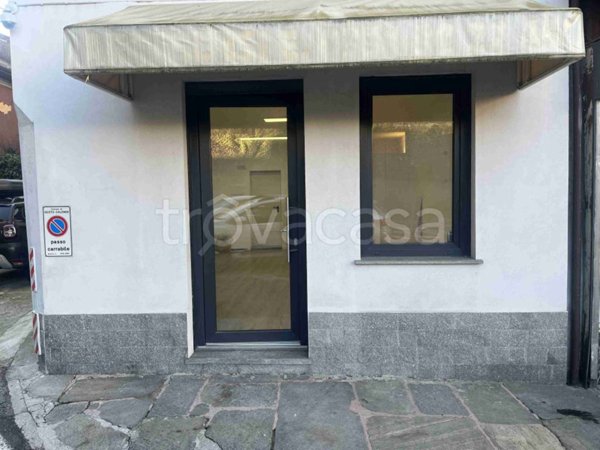 negozio in affitto a Sesto Calende