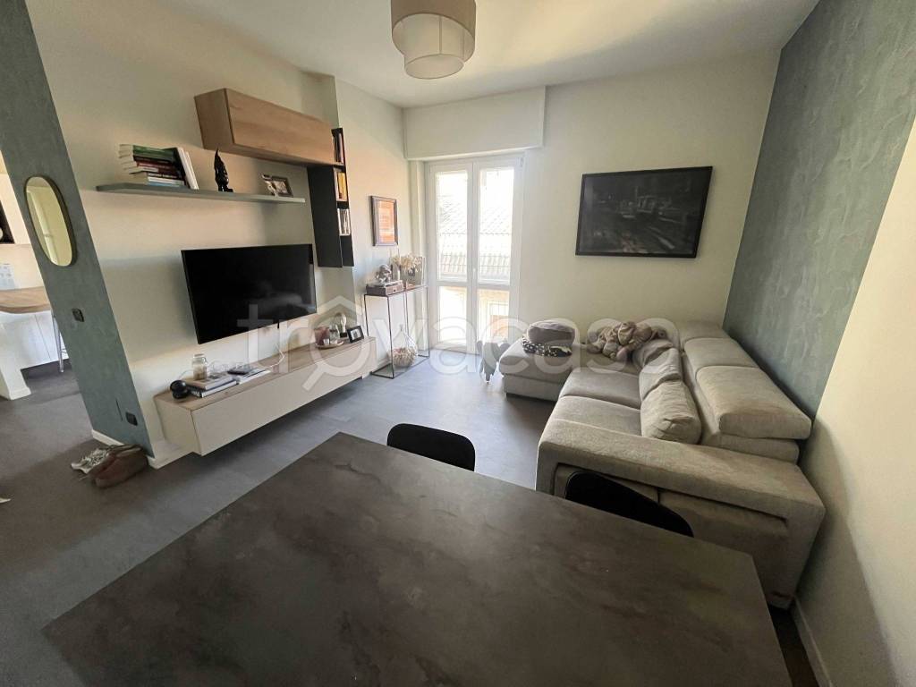 appartamento in affitto a Sesto Calende