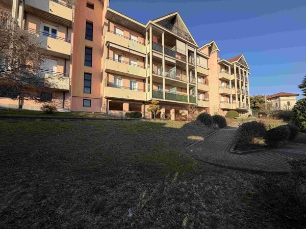 appartamento in affitto a Sesto Calende