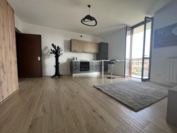 appartamento in affitto a Sesto Calende