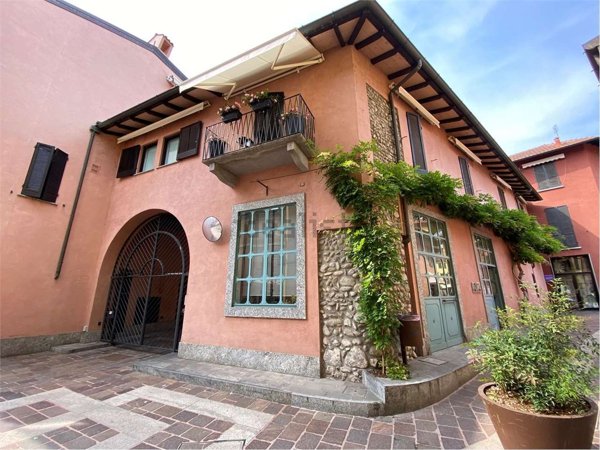 appartamento in affitto a Sesto Calende