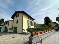 appartamento in affitto a Sesto Calende in zona Lisanza