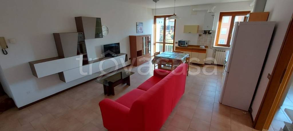 appartamento in affitto a Sesto Calende