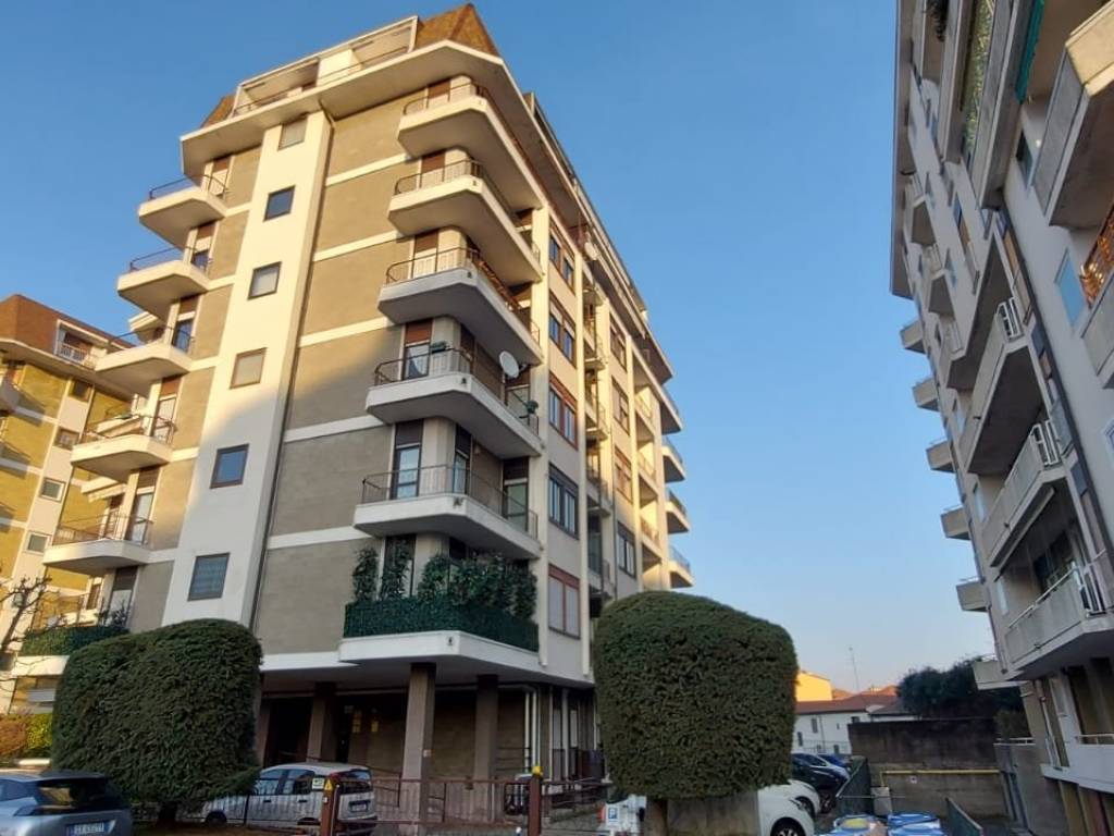 ufficio in affitto a Sesto Calende