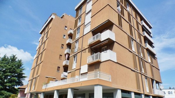 appartamento in affitto a Sesto Calende