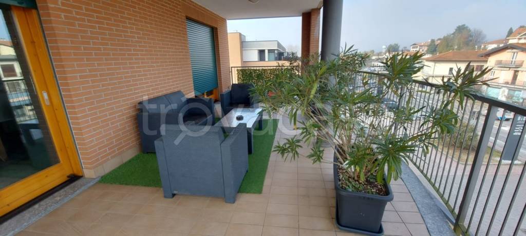 appartamento in affitto a Sesto Calende