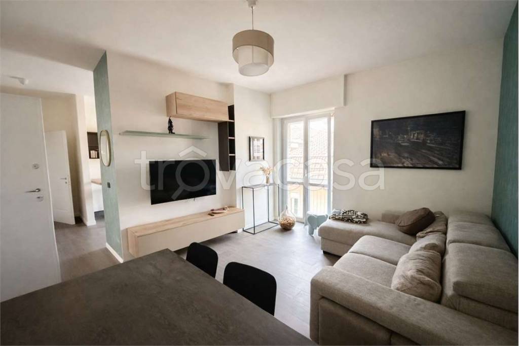 appartamento in affitto a Sesto Calende