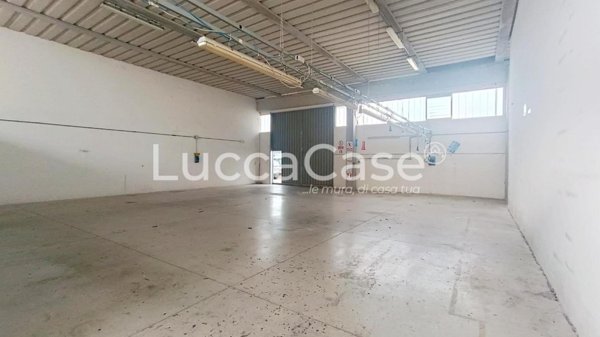 ufficio in affitto a Sesto Calende in zona Sant'Anna