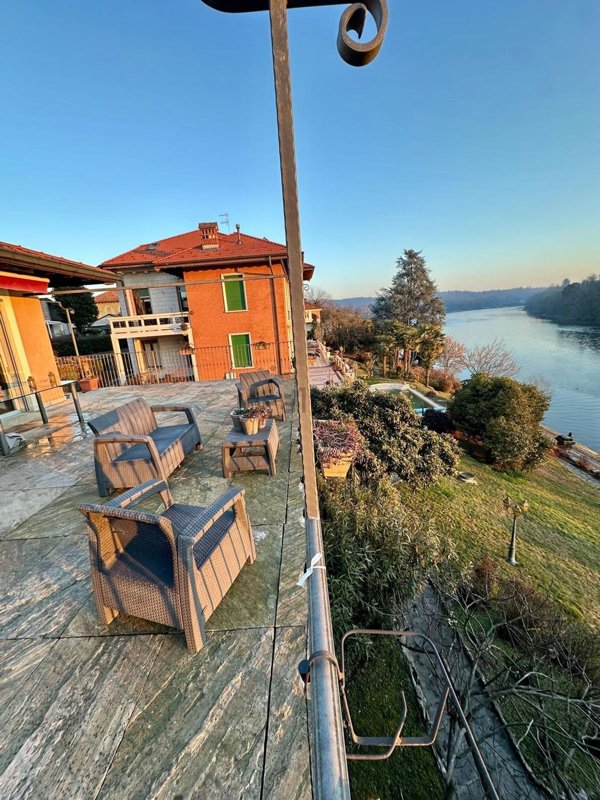 casa indipendente in affitto a Sesto Calende