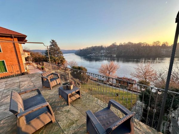 casa indipendente in affitto a Sesto Calende