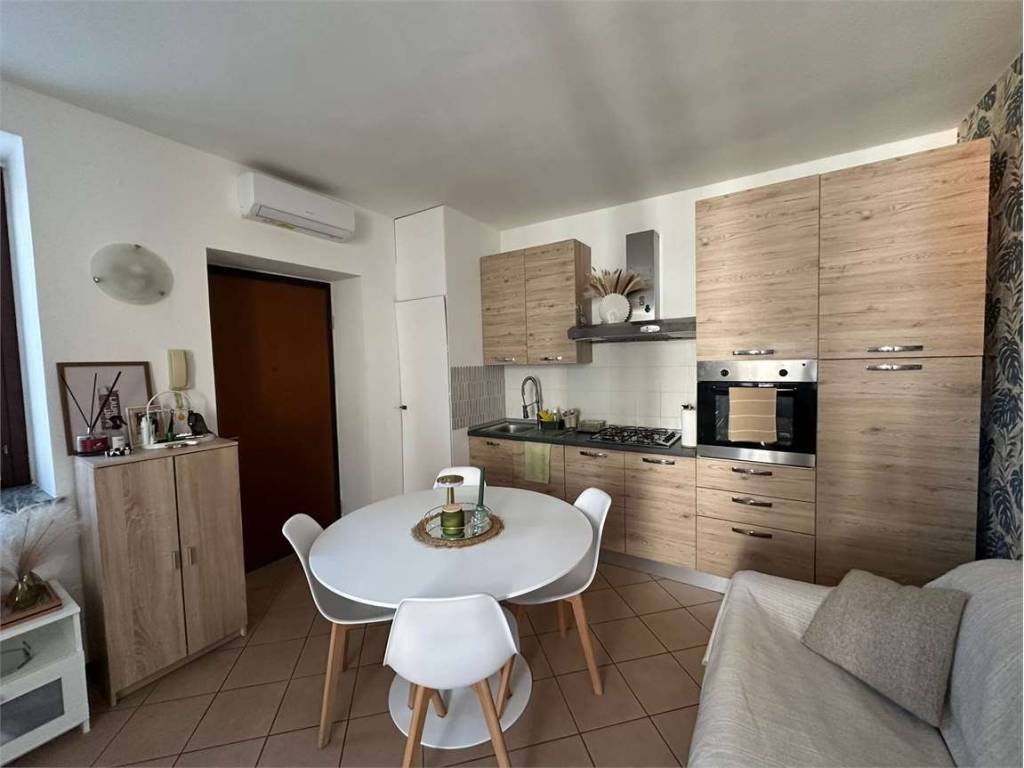 appartamento in affitto a Sesto Calende