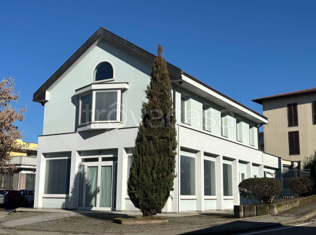 ufficio in affitto a Sesto Calende