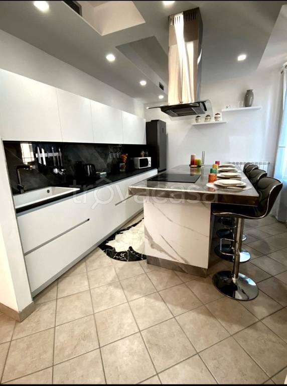 appartamento in affitto a Sesto Calende