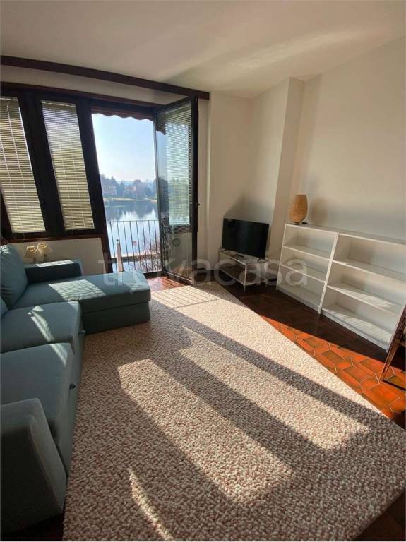 appartamento in affitto a Sesto Calende