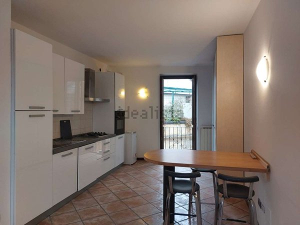 appartamento in affitto a Sesto Calende