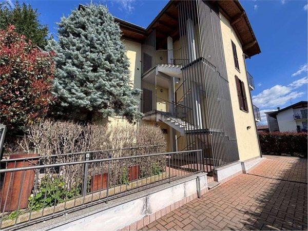 appartamento in affitto a Sesto Calende