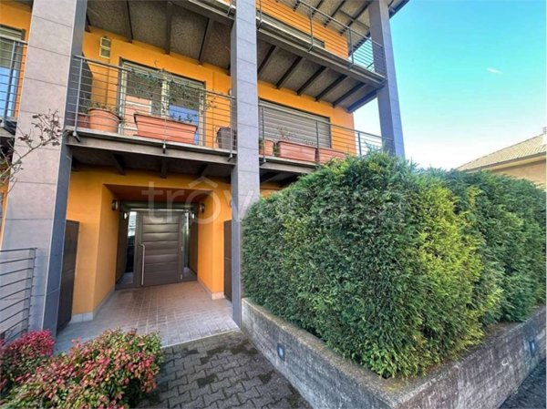 appartamento in affitto a Sesto Calende