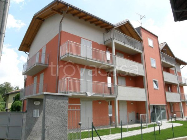 appartamento in affitto a Sesto Calende