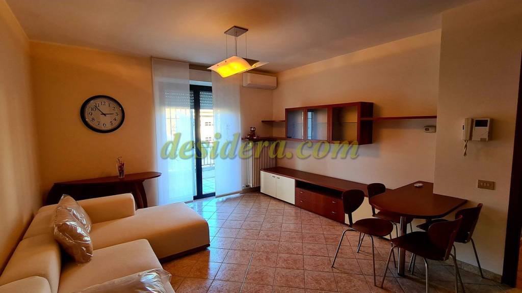 appartamento in affitto a Sesto Calende