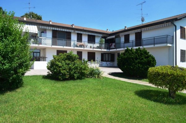 appartamento in affitto a Sesto Calende