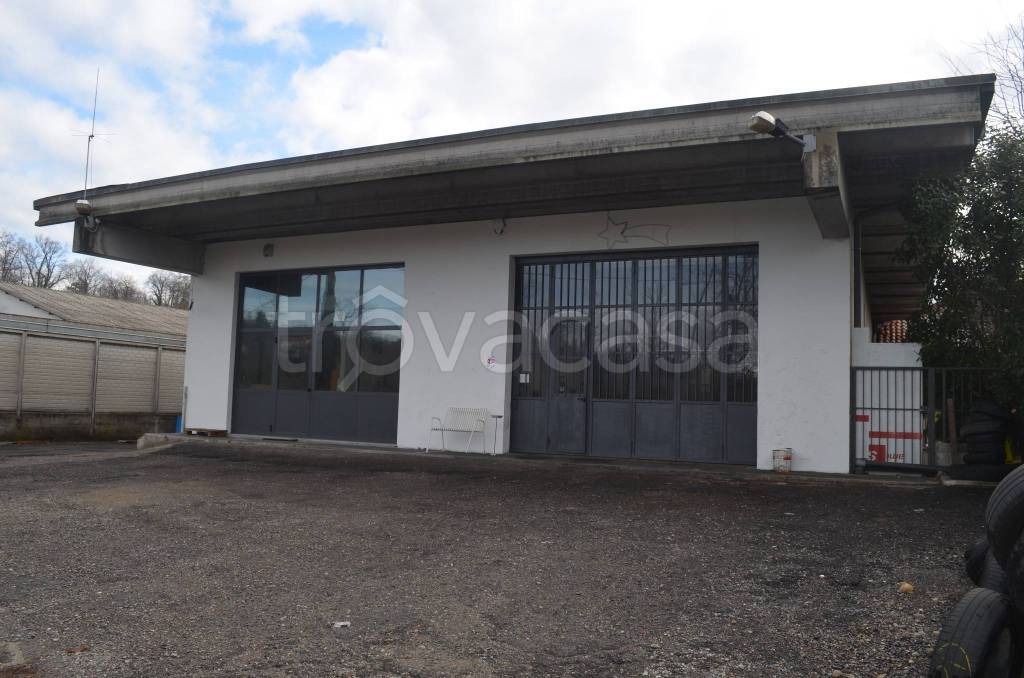 appartamento in affitto a Sesto Calende in zona Oriano