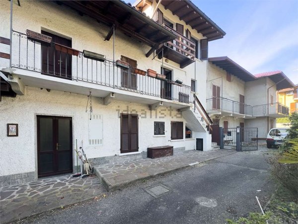 appartamento in affitto a Sesto Calende in zona Lisanza