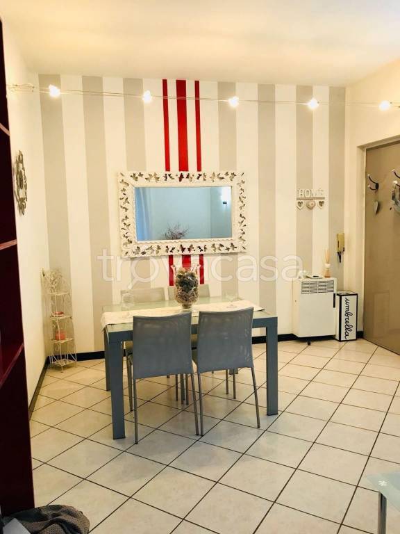 appartamento in affitto a Sesto Calende