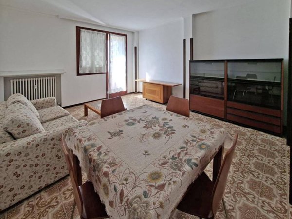 appartamento in affitto a Sesto Calende